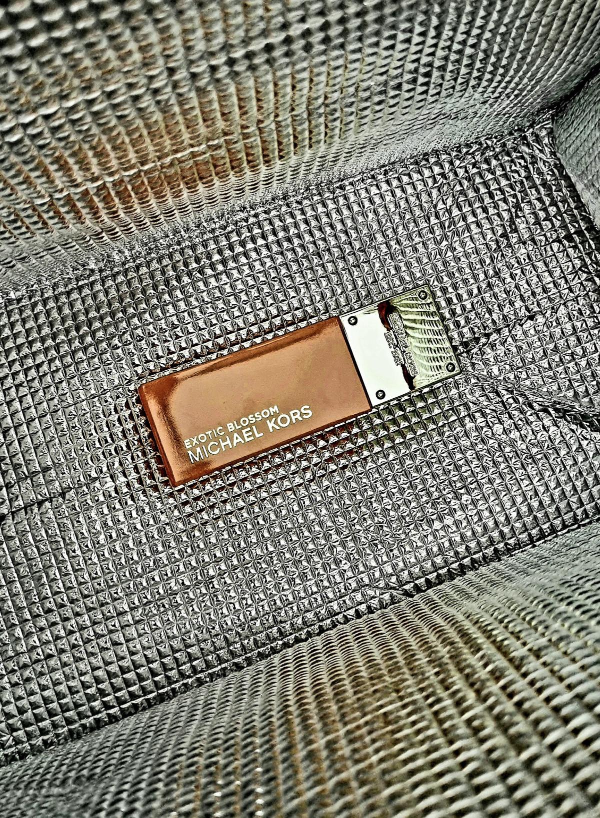 عطر ادکلن اگزاتیک بلوسم مایکل کورس - Exotic Blossom Michael Kors - بررسی، قیمت و خرید