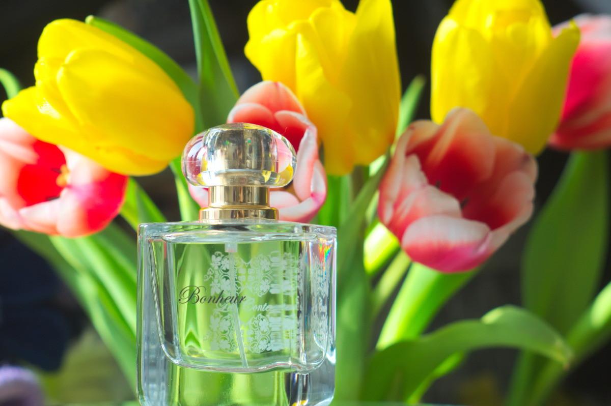 عطر ادکلن بونور لِ کُنت - Bonheur Les Contes - بررسی، قیمت و خرید