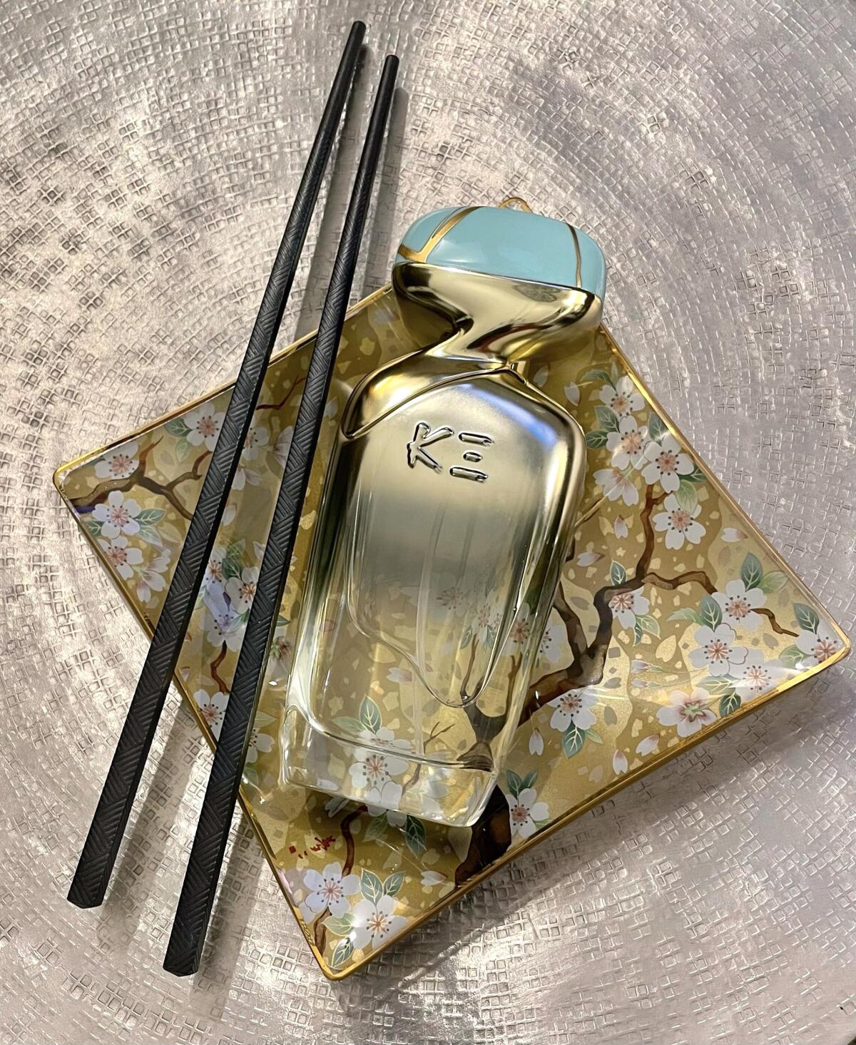 عطر ادکلن سی و نه بلو ماس کی تری - 39 Blue Moss K-3 - بررسی، قیمت و خرید