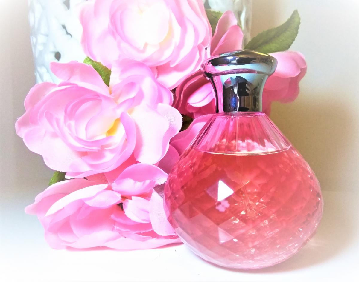 عطر ادکلن دزل پاریس هیلتون - Dazzle Paris Hilton - بررسی، قیمت و خرید