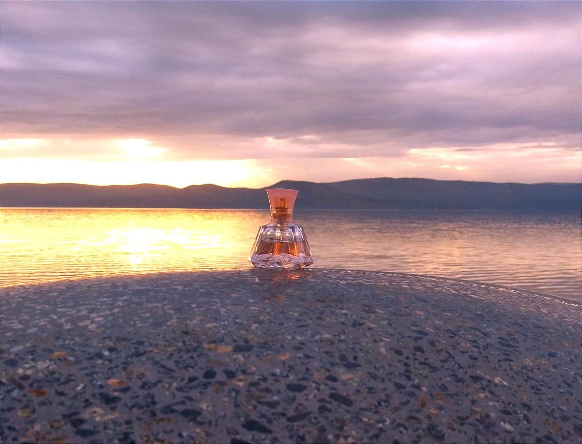 عطر ادکلن پَرادایِس اوریفلیم - Paradise Oriflame - بررسی، قیمت و خرید