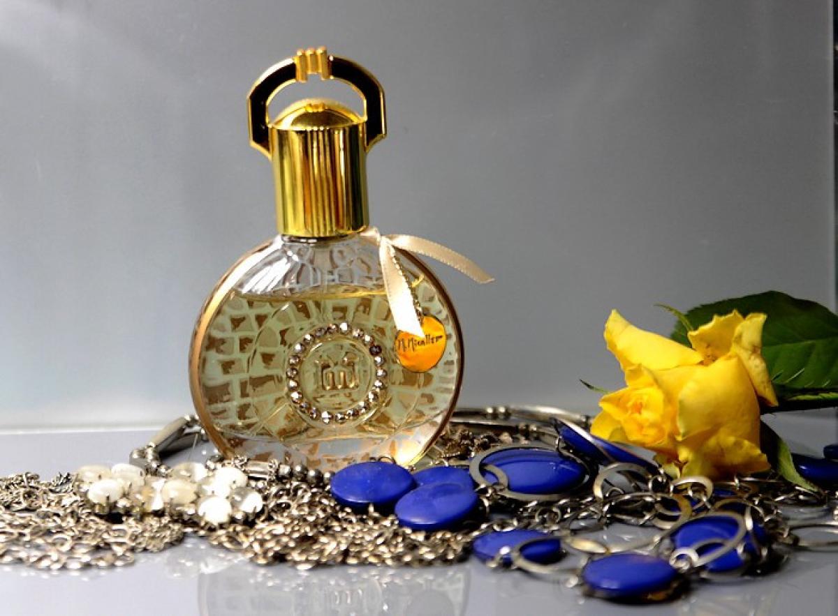 عطر ادکلن بیست یرز میکالف - 20 Years M. Micallef - بررسی، قیمت و خرید