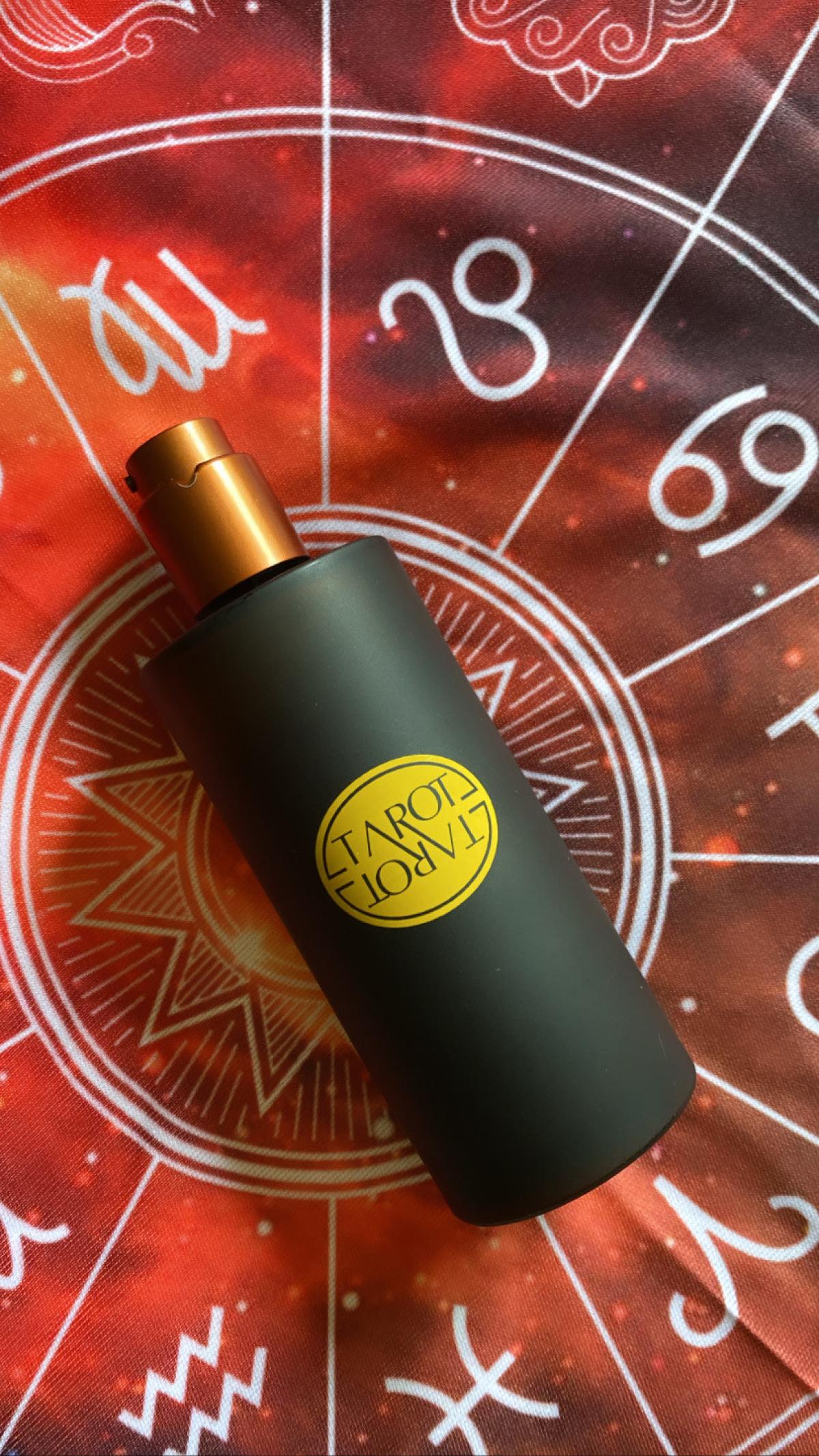 عطر ادکلن تاروت ناتورا - Tarot Natura - بررسی، قیمت و خرید