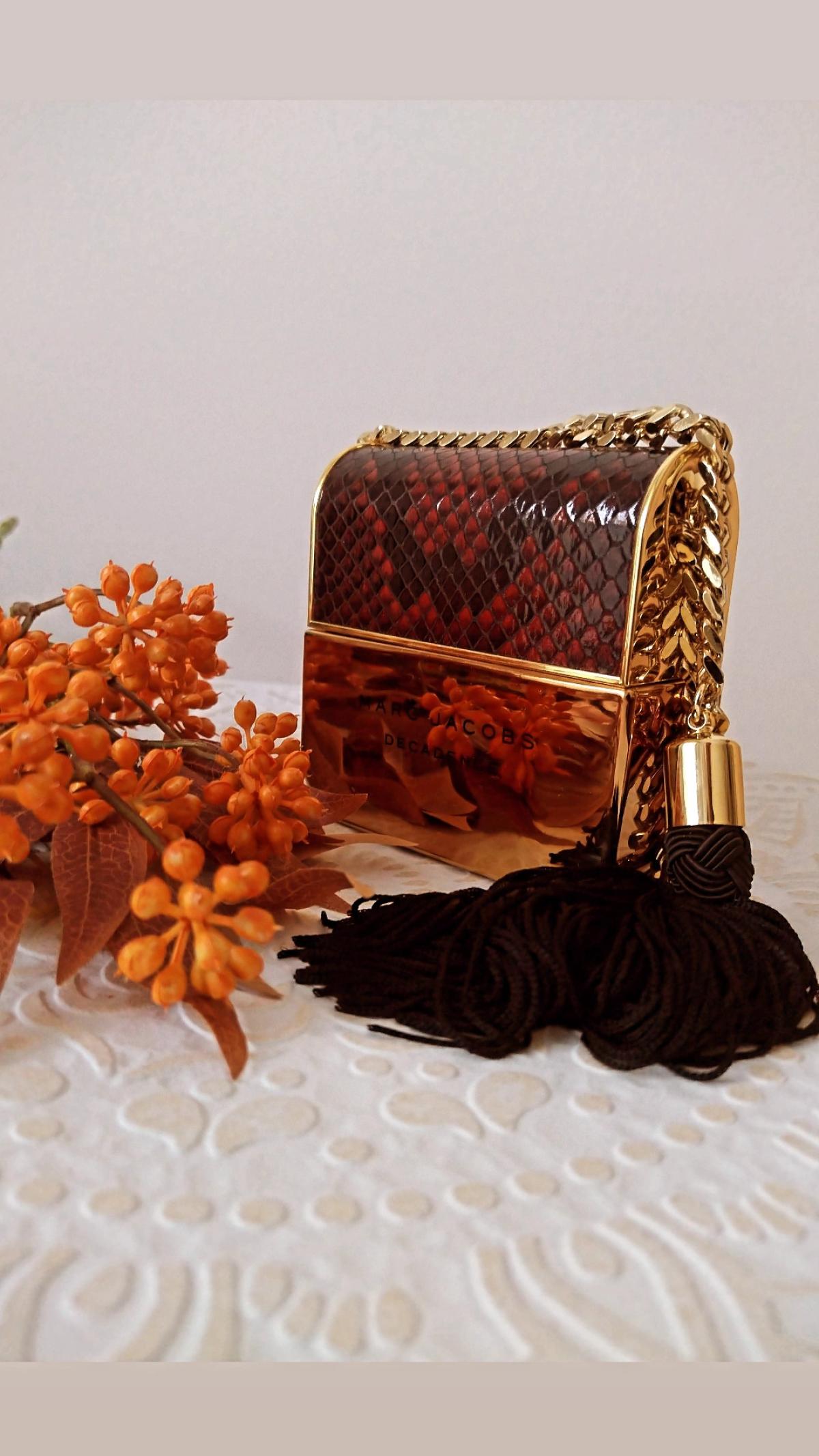 عطر ادکلن دکادنس رژ نوآر ادیشن مارک جیکوبز - Decadence Rouge Noir Edition Marc Jacobs - بررسی، قیمت و خرید