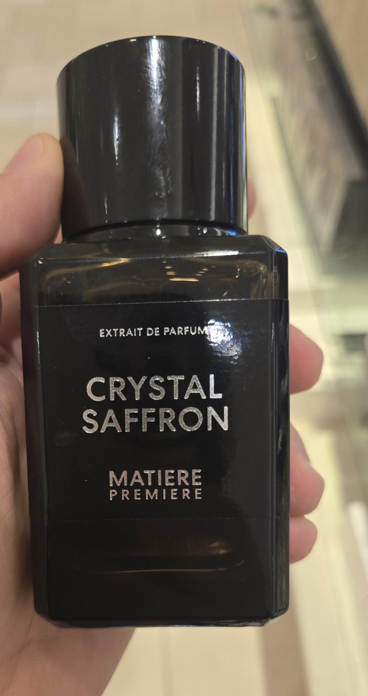 عطر ادکلن کریستال زعفران اکستریت متیغ پغیمغ - Crystal Saffron Extrait Matiere Premiere - بررسی، قیمت و خرید