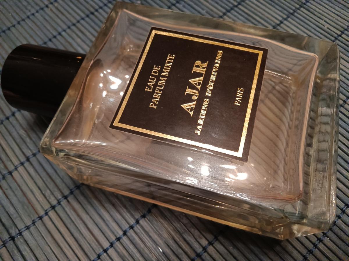 عطر ادکلن اِجار ژاردن دِکریون - Ajar Jardins d’Ecrivains - بررسی، قیمت و خرید