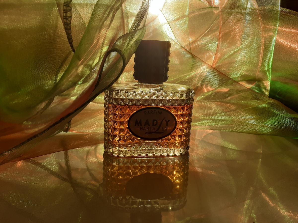 عطر ادکلن مَدلی ماریا لوکس - Madly MariaLux - بررسی، قیمت و خرید