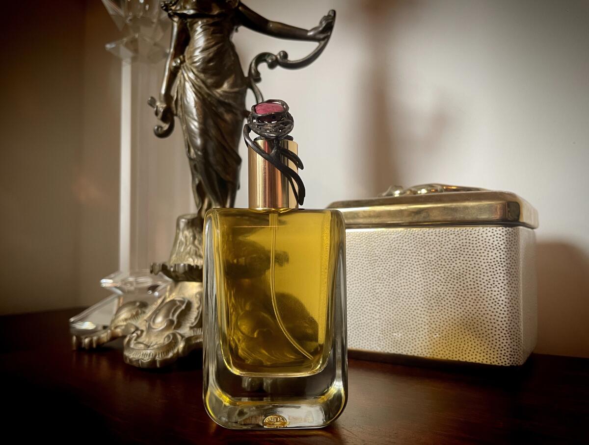 عطر ادکلن آمیگدالا مندیتوروزا - Amygdala Mendittorosa - بررسی، قیمت و خرید