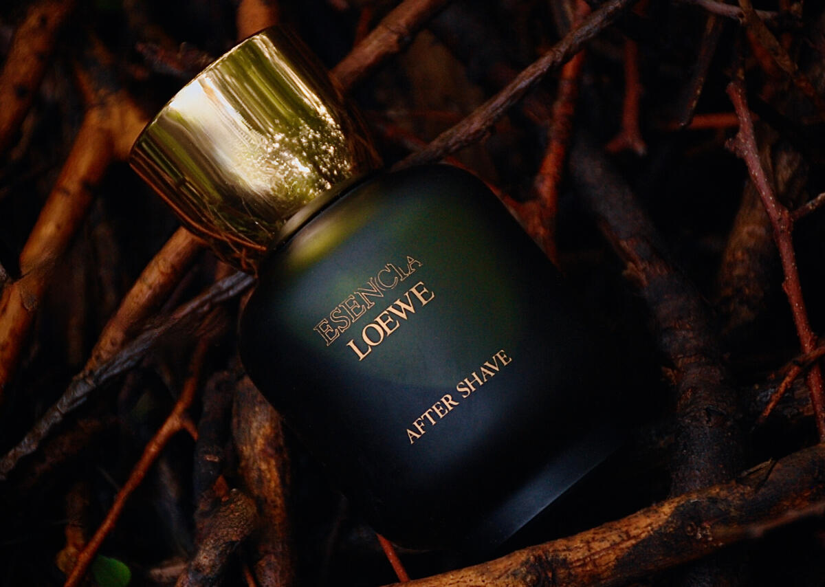 عطر ادکلن اسنسیا پور هوم لووه - Esencia pour Homme Loewe - بررسی، قیمت و خرید