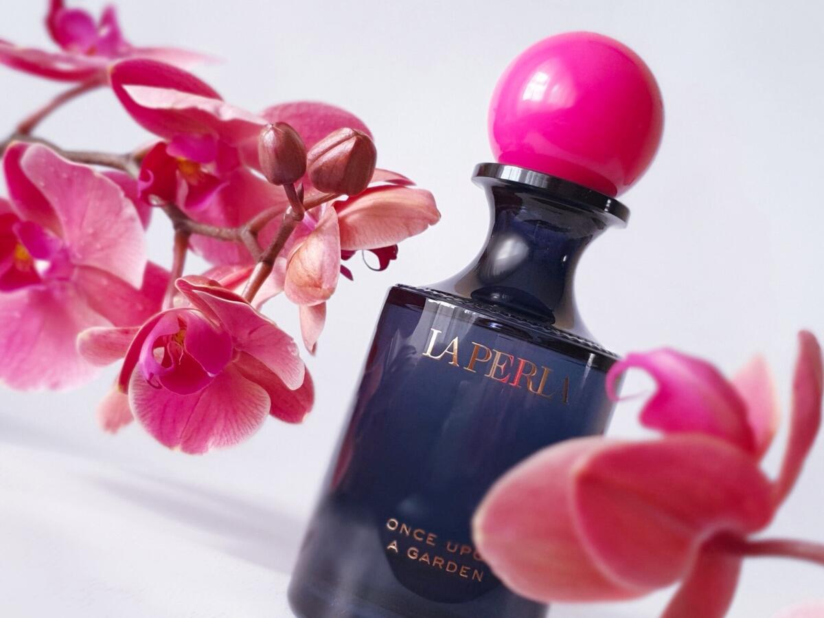 عطر ادکلن وانس آپان اِه گاردن لا پرلا - Once Upon A Garden La Perla - بررسی، قیمت و خرید
