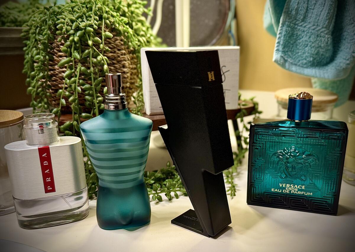 عطر ادکلن لوناروسا دوهزار و بیست و چهار پِرادا - Luna Rossa 2024 Prada - بررسی، قیمت و خرید