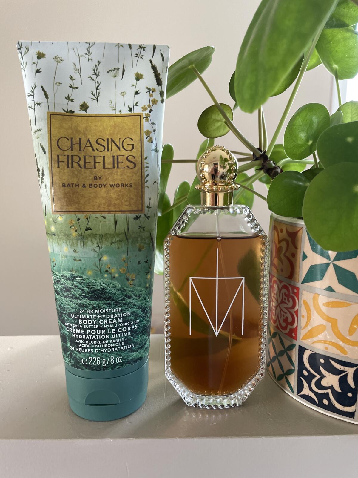 عطر ادکلن تروث اور دیر بای مدونا نیکد مَدونا - Truth or Dare by Madonna Naked Madonna - بررسی، قیمت و خرید
