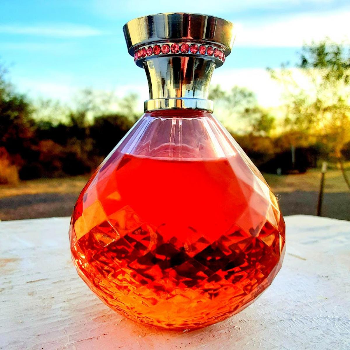 عطر ادکلن دزل پاریس هیلتون - Dazzle Paris Hilton - بررسی، قیمت و خرید