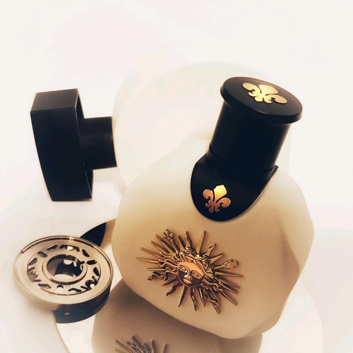 عطر ادکلن پرامِناد اِه وِرساژ پور اِل پرفیوم دو شاتو دو ورسای - Promenade a Versailles Pour Elle Parfums du Château de Versailles - بررسی، قیمت و خرید