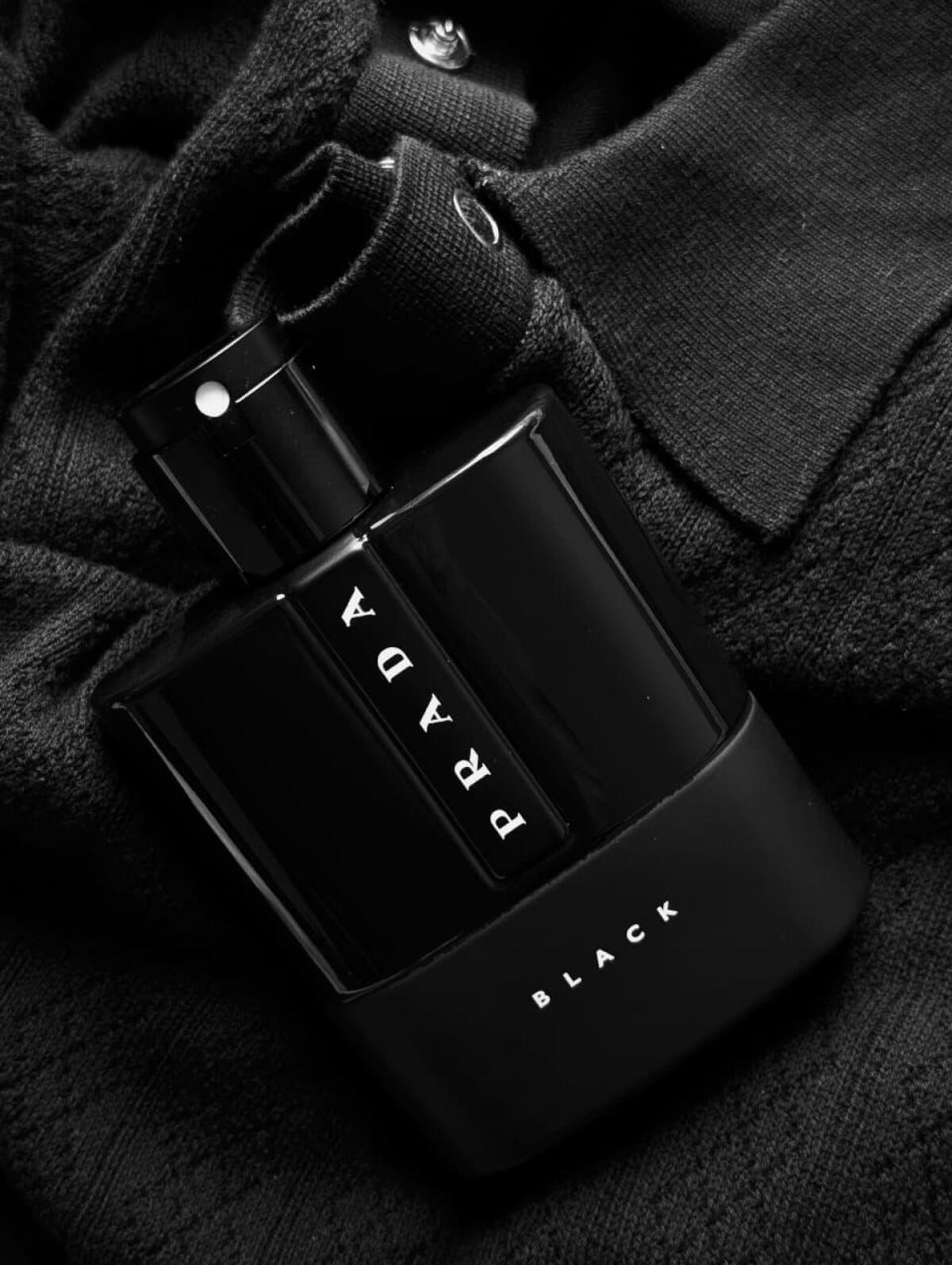 عطر ادکلن لونا روسا بلَک پرادا - Luna Rossa Black Prada - بررسی، قیمت و خرید