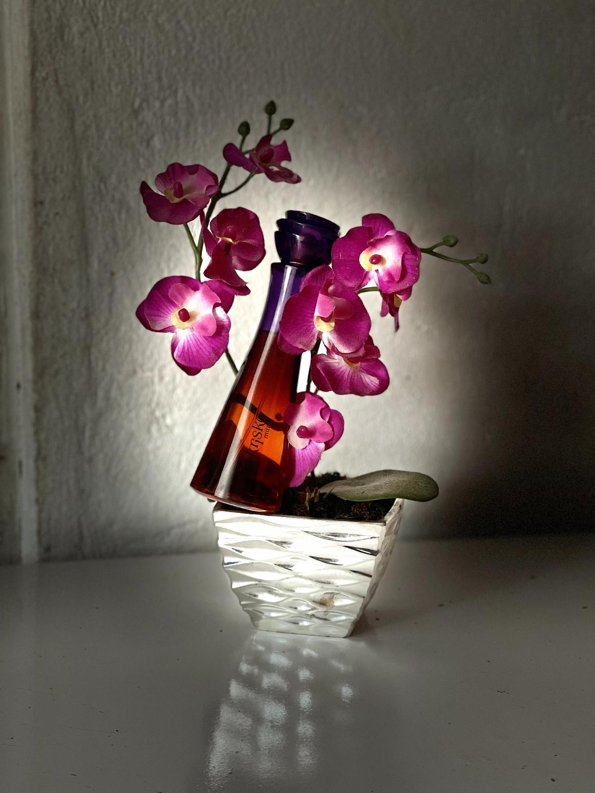 عطر ادکلن کریسکا مانیا ناتورا - Kriska Mania Natura - بررسی، قیمت و خرید
