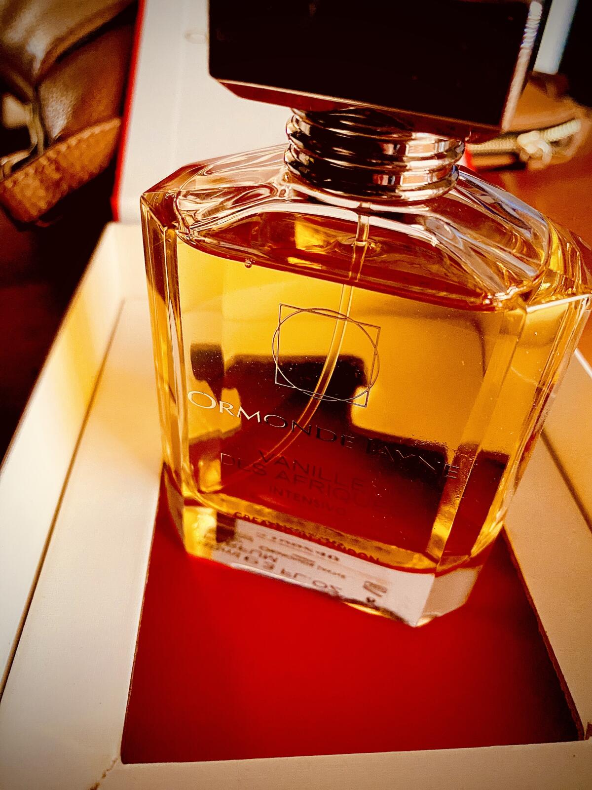 عطر ادکلن وانیل دس آفریک اینتنسوو اورموند جین - Vanille des Afriques Intensivo Ormonde Jayne - بررسی، قیمت و خرید