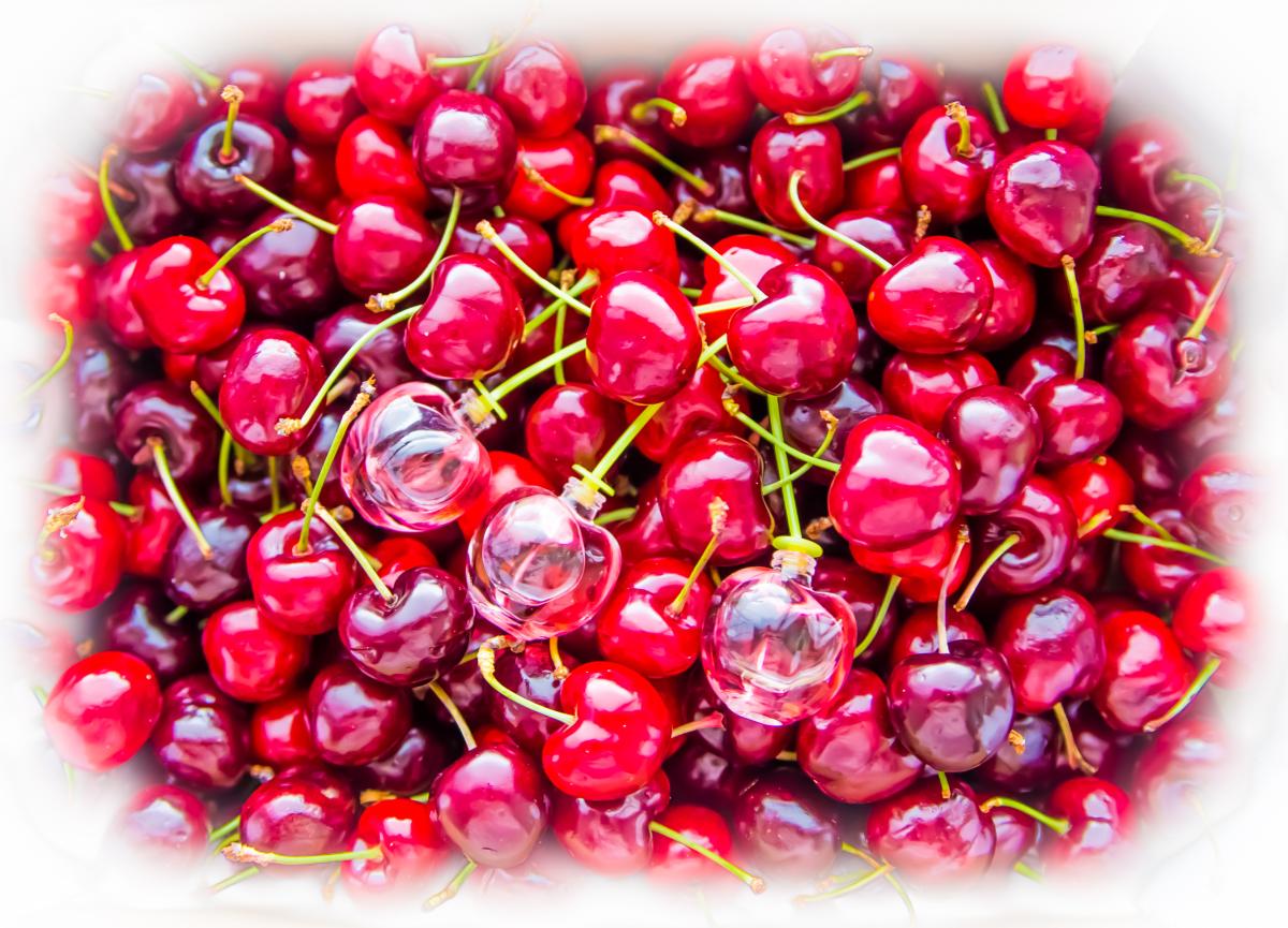 عطر ادکلن چریس اوریفلیم - Cherries Oriflame - بررسی، قیمت و خرید