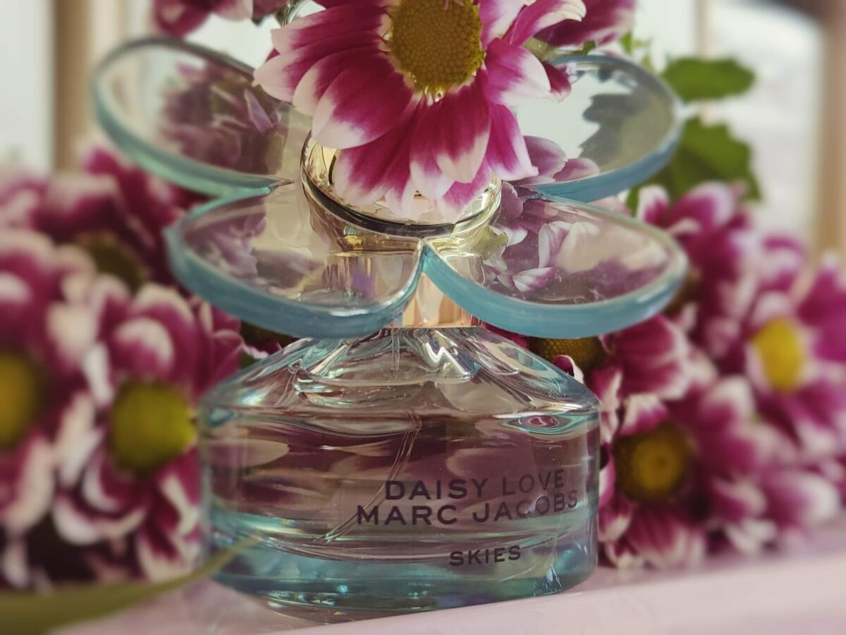 عطر ادکلن دیزی لاو اسکایز مارک جیکوبز - Daisy Love Skies Marc Jacobs - بررسی، قیمت و خرید