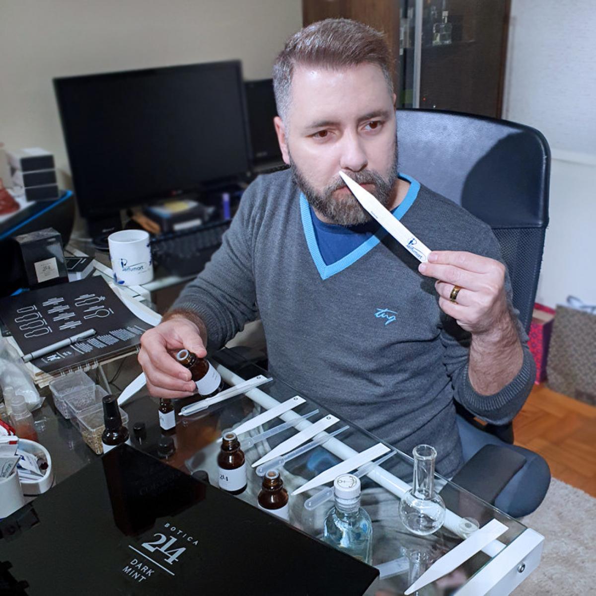 عطر ادکلن بوتیکا دویست و چهارده دارک مینت بوتیکاریو - Botica 214 Dark Mint O Boticário - بررسی، قیمت و خرید