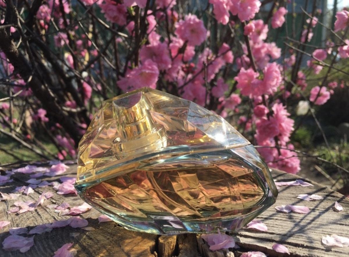 عطر ادکلن دِسئو جنیفر لوپز - Deseo Jennifer Lopez - بررسی، قیمت و خرید