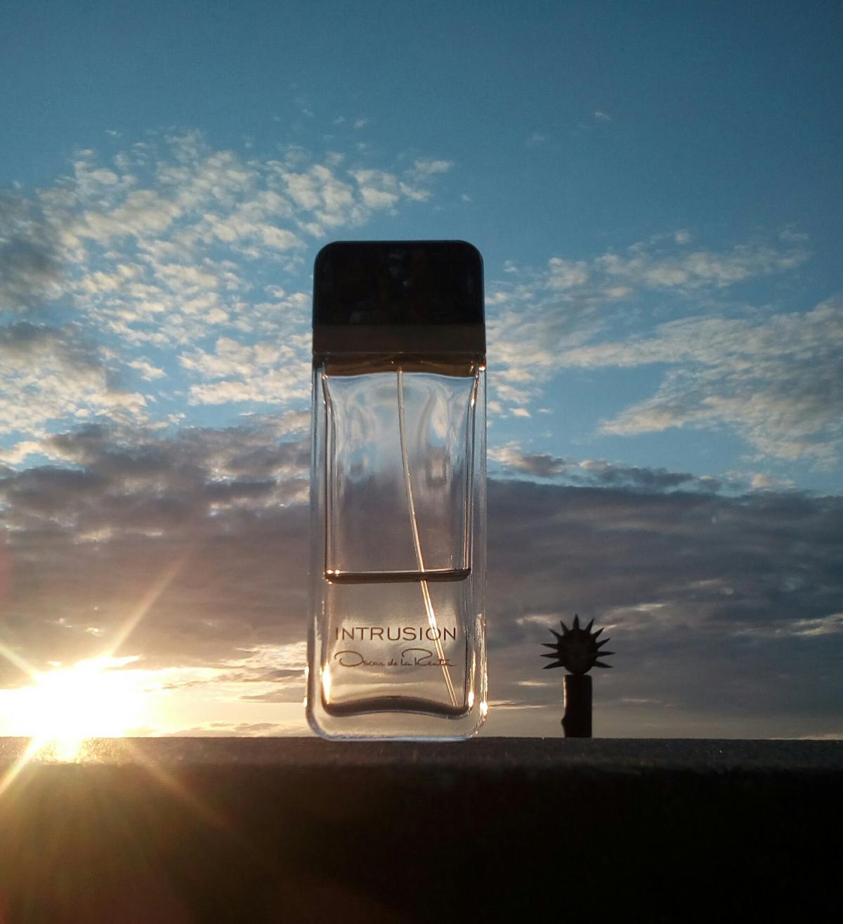 عطر ادکلن اینتروژن اسکار د لا رنتا - Intrusion Oscar de la Renta - بررسی، قیمت و خرید