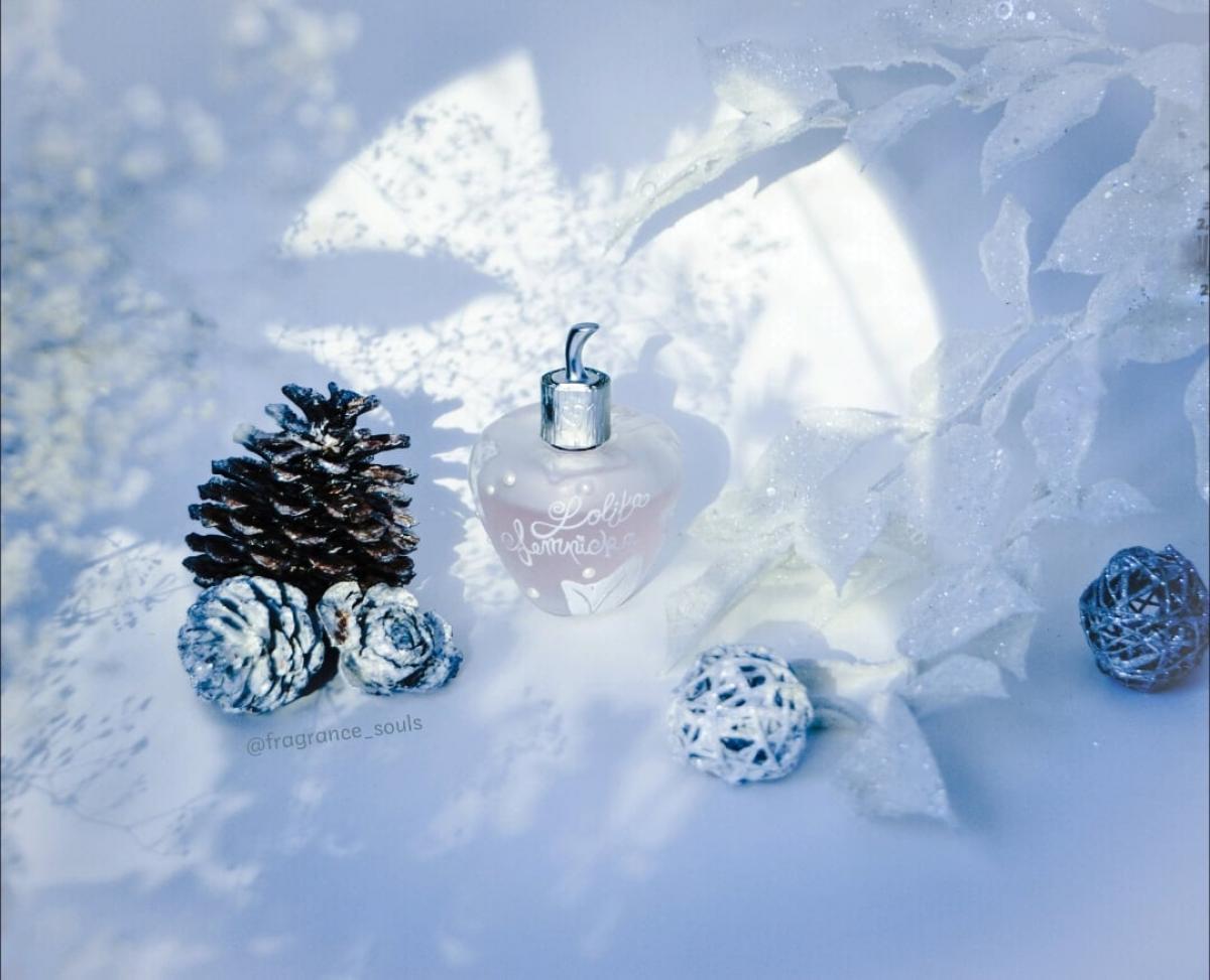 عطر ادکلن لولیتا لمپیکا لئو ان بلانک ادیشن پرلز لولیتا لمپیکا - Lolita Lempicka L'Eau en Blanc Edition Perles Lolita Lempicka - بررسی، قیمت و خرید