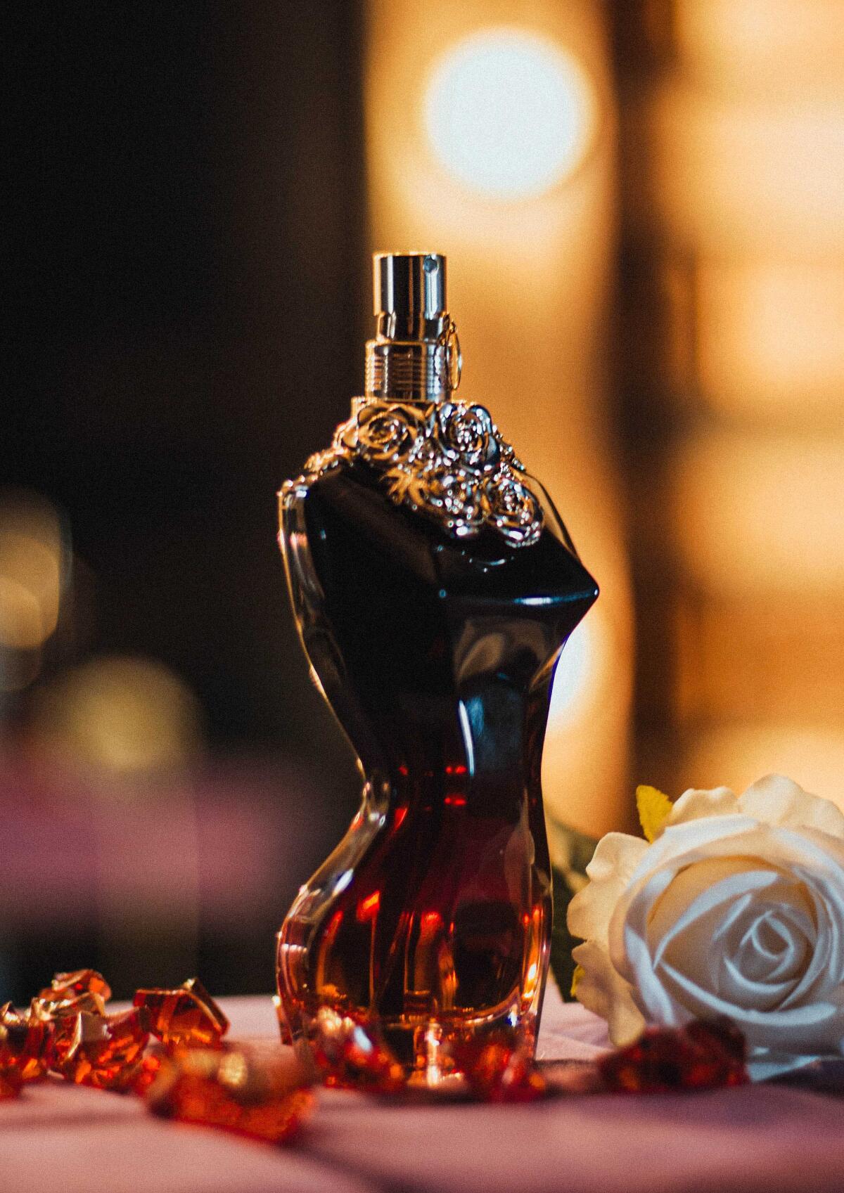 عطر ادکلن لا بل له پارفوم ژان پل گوتیه - La Belle Le Parfum Jean Paul Gaultier - بررسی، قیمت و خرید