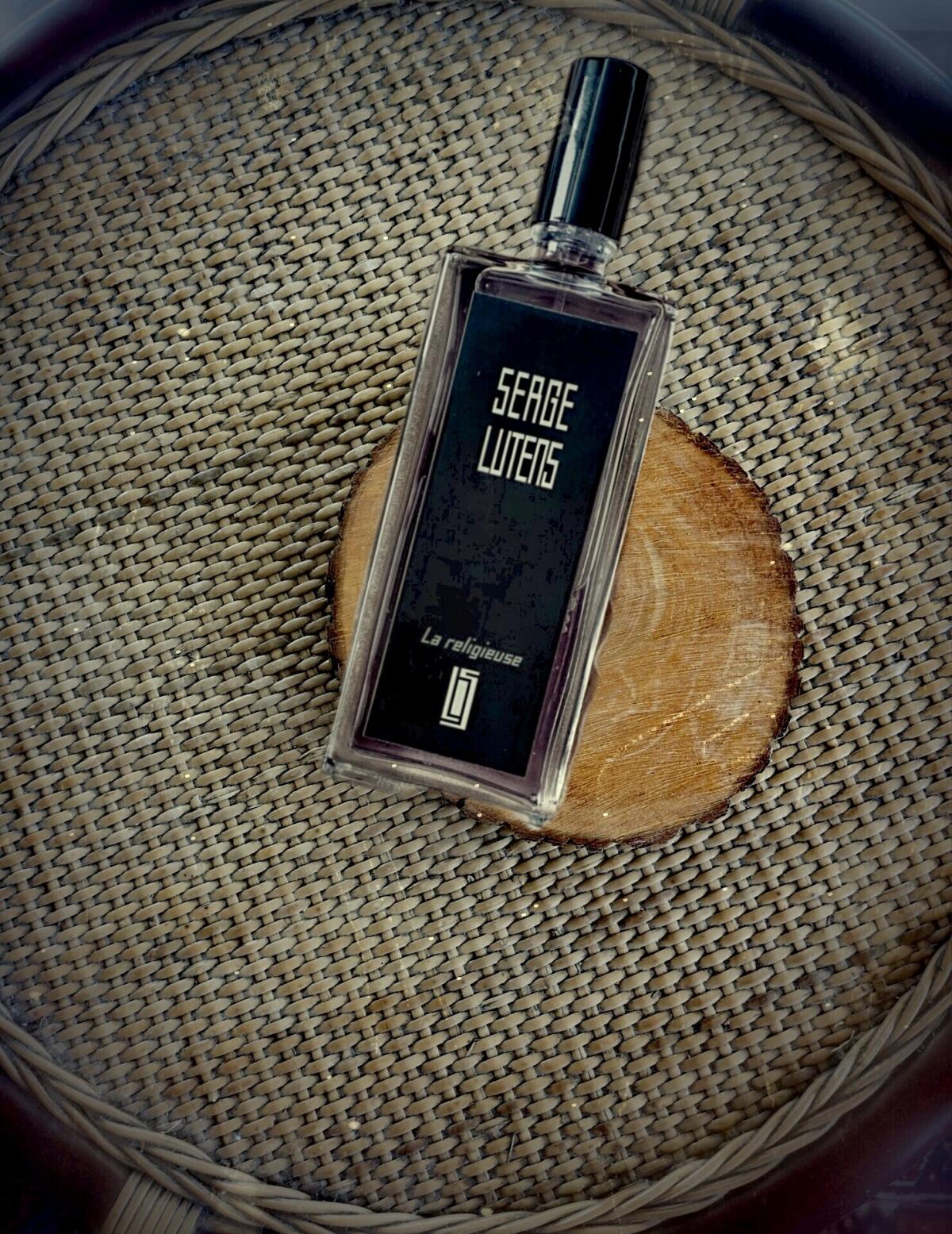 عطر ادکلن لاری‌لیژیوز سرژ لوتنز - La Religieuse Serge Lutens - بررسی، قیمت و خرید