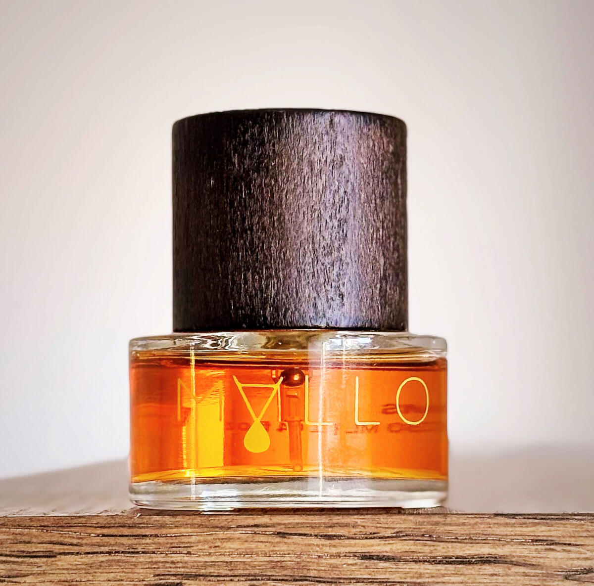 عطر ادکلن آراگون مالو - ARA(GON) Mallo - بررسی، قیمت و خرید