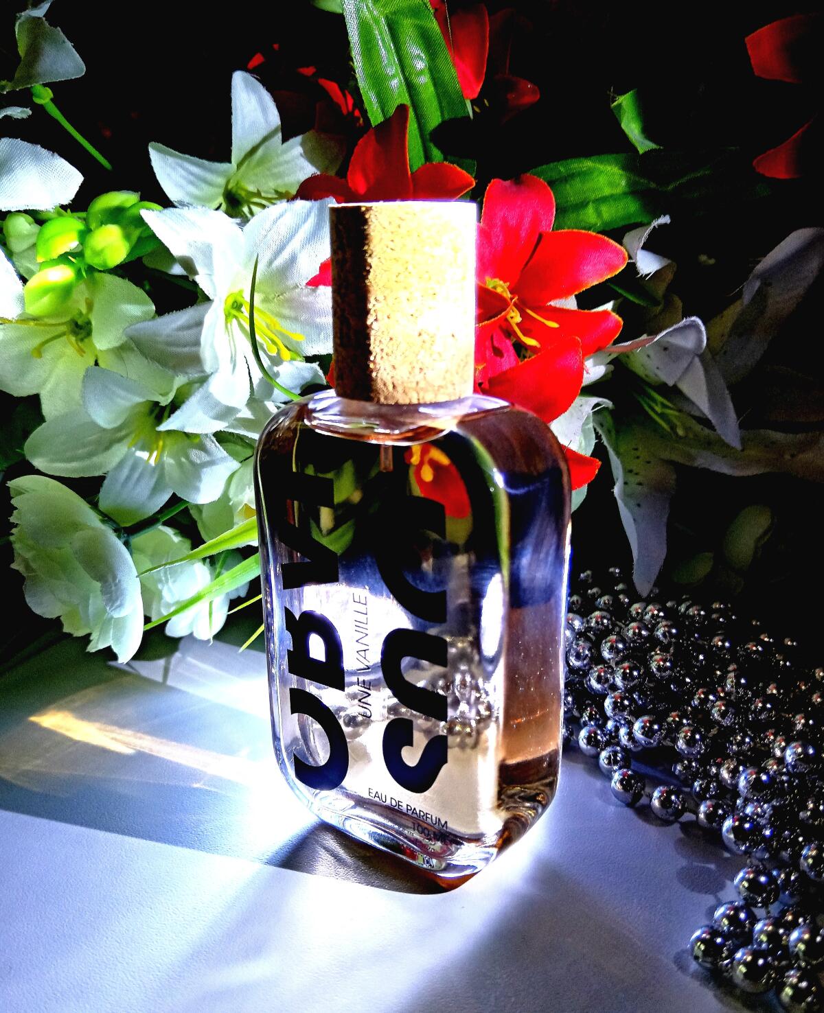 عطر ادکلن اُون وانی آبویس - Une Vanille Obvious - بررسی، قیمت و خرید