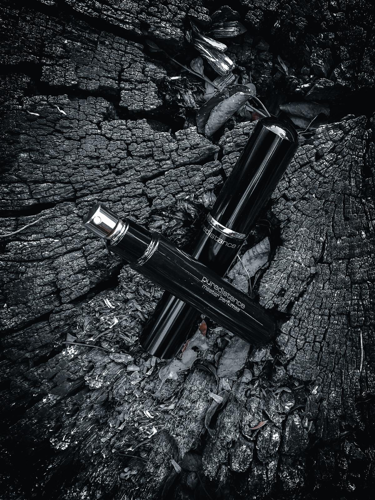 عطر ادکلن بلک نامبر فایو پیوردیستنس - Black No. 05 Puredistance - بررسی، قیمت و خرید