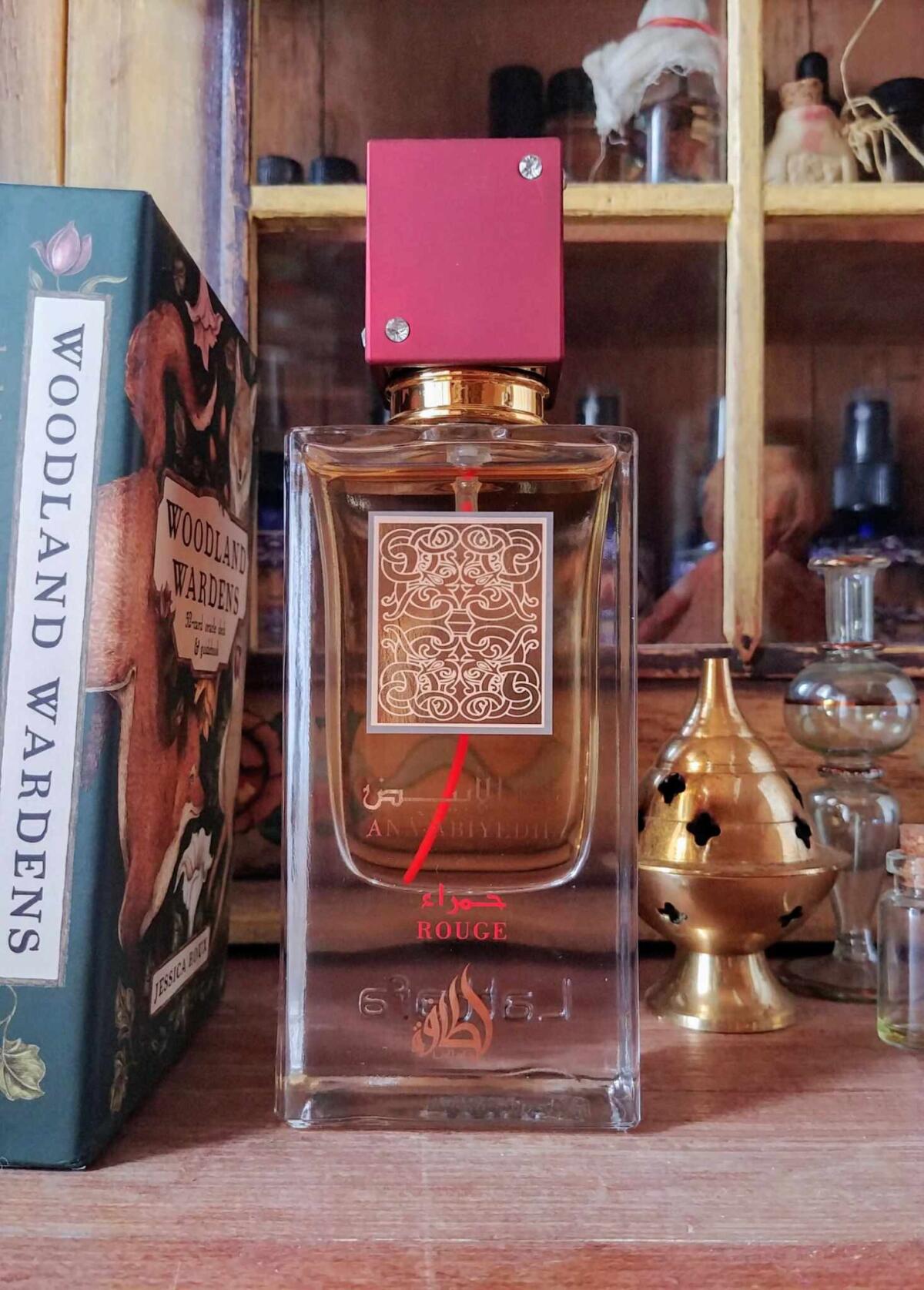 عطر ادکلن آنا آبیض رژ لتافا پرفیومز - Ana Abiyedh Rouge Lattafa Perfumes - بررسی، قیمت و خرید