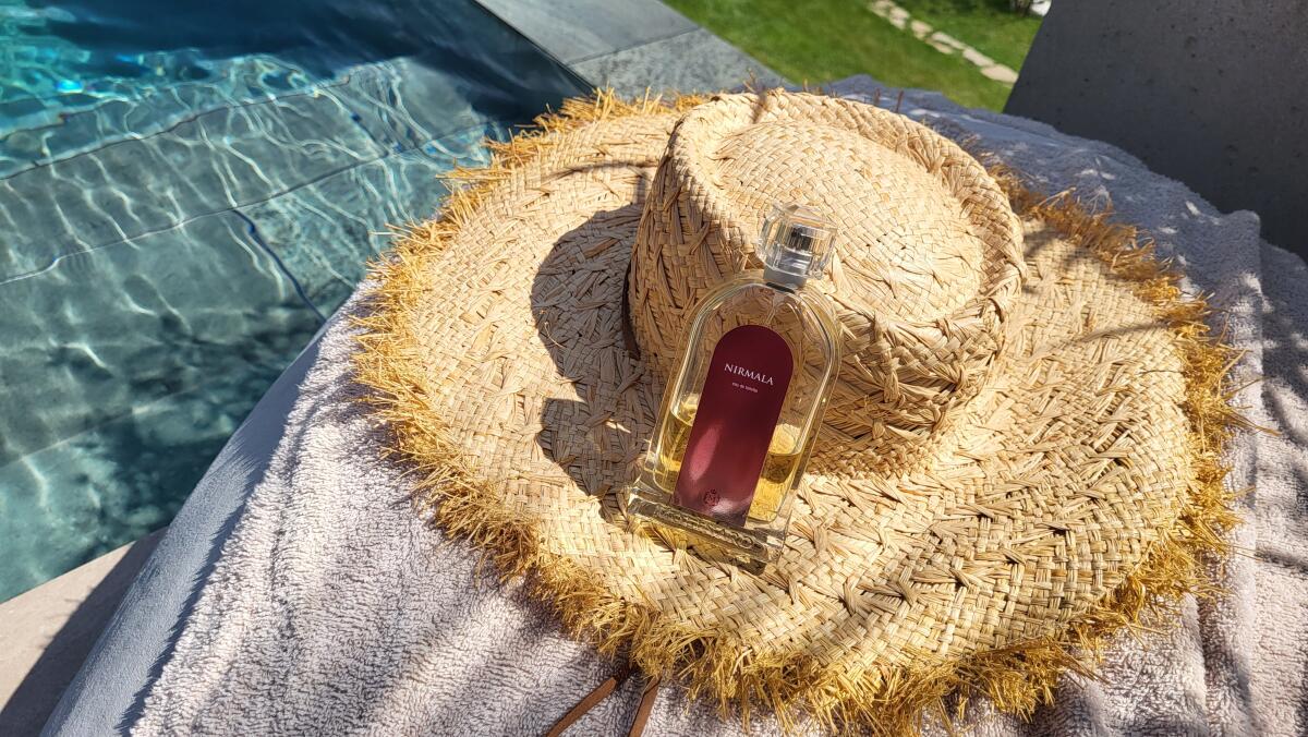 عطر ادکلن نیرمالا لیمیتد ادیشن مولینارد - Nirmala Limited Edition Molinard - بررسی، قیمت و خرید