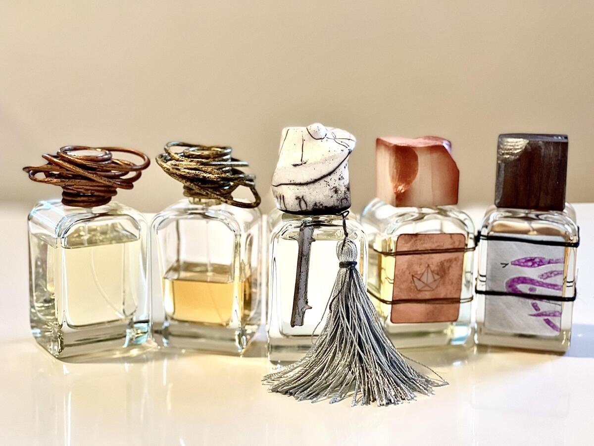 عطر ادکلن ایتاکا مندیتوروسا - Ithaka Mendittorosa - بررسی، قیمت و خرید
