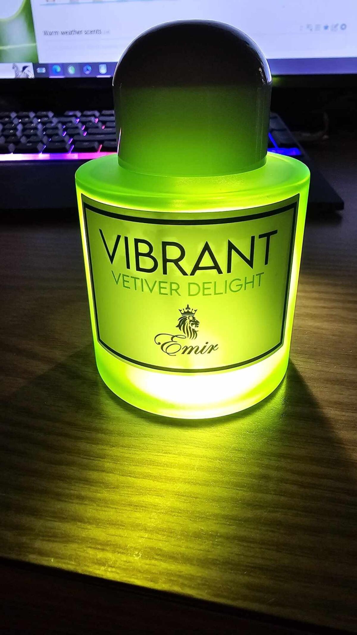 عطر ادکلن وایبرنت وتیور دیلایت پاریس کرنر - Vibrant Vetiver Delight PARIS CORNER - بررسی، قیمت و خرید