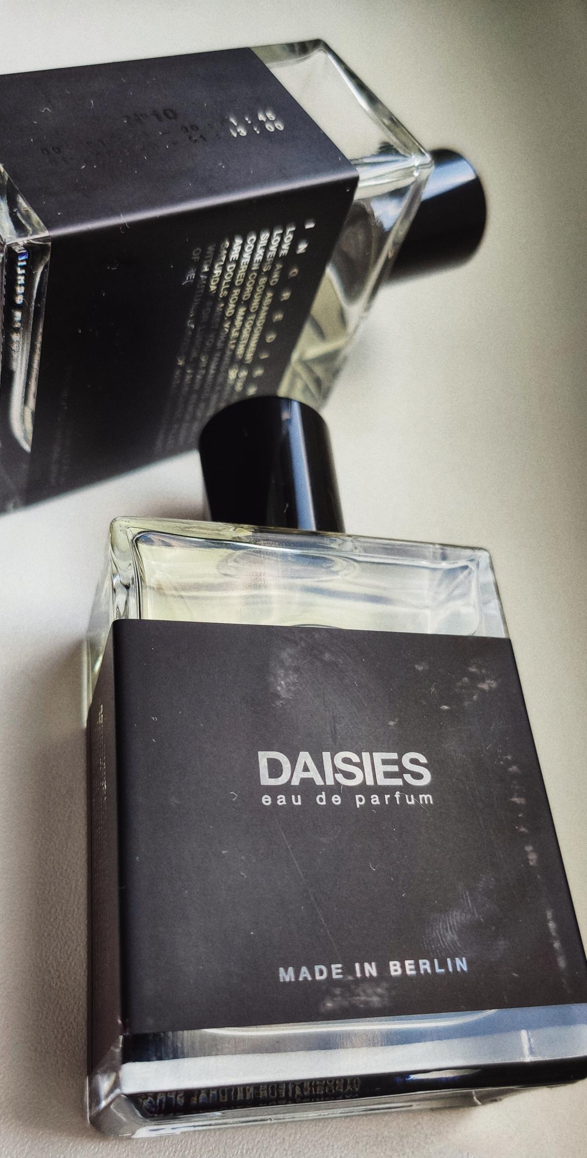 عطر ادکلن دِیزی‎ز ماث اند ربیت پرفیومز - Daisies Moth and Rabbit Perfumes - بررسی، قیمت و خرید