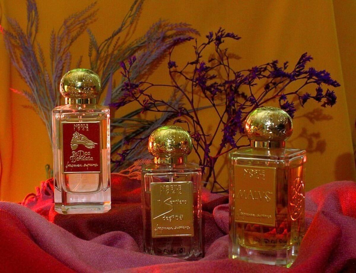 عطر ادکلن ایل سنتیرو دلی دی نوبیل ۱۹۴۲ - Il Sentiero degli Dei Nobile 1942 - بررسی، قیمت و خرید