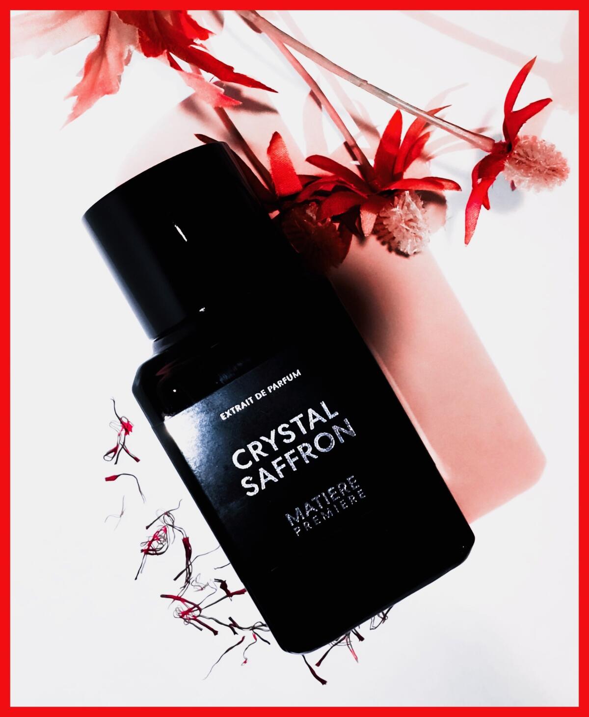عطر ادکلن کریستال زعفران اکستریت متیغ پغیمغ - Crystal Saffron Extrait Matiere Premiere - بررسی، قیمت و خرید