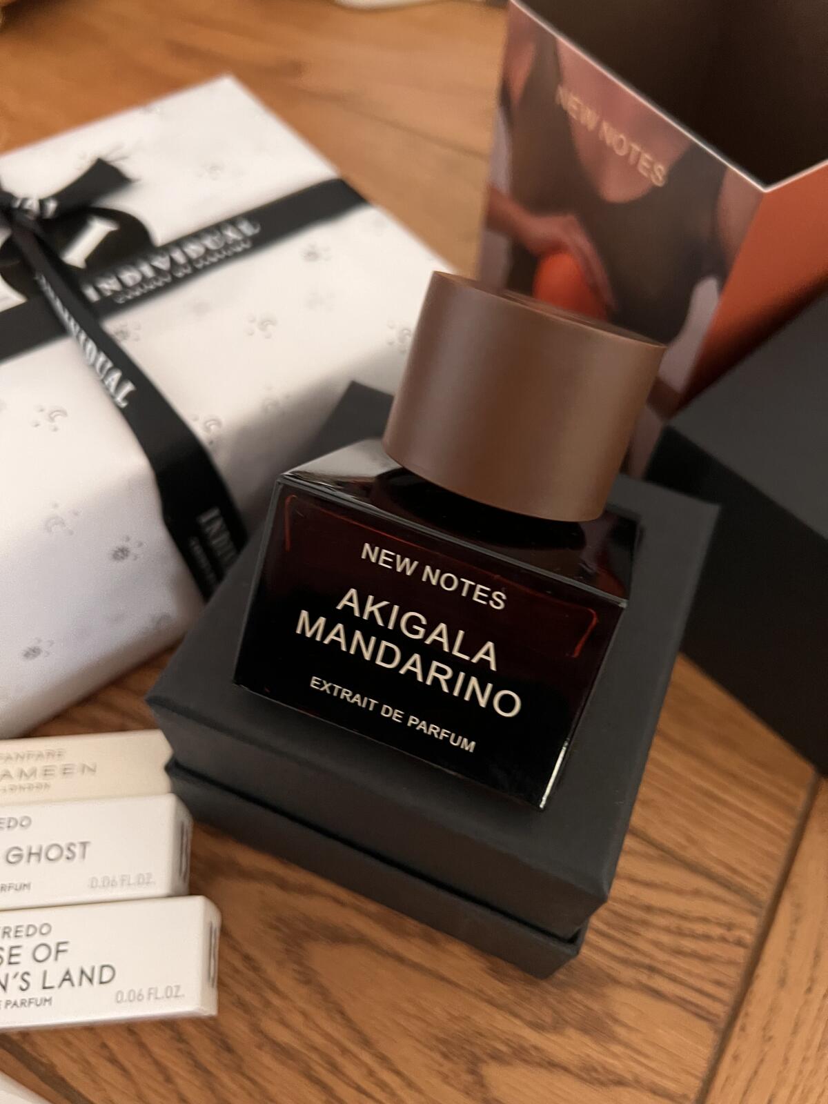 عطر ادکلن آکیگالا ماندارینو نیو نوتز - Akigala Mandarino New Notes - بررسی، قیمت و خرید