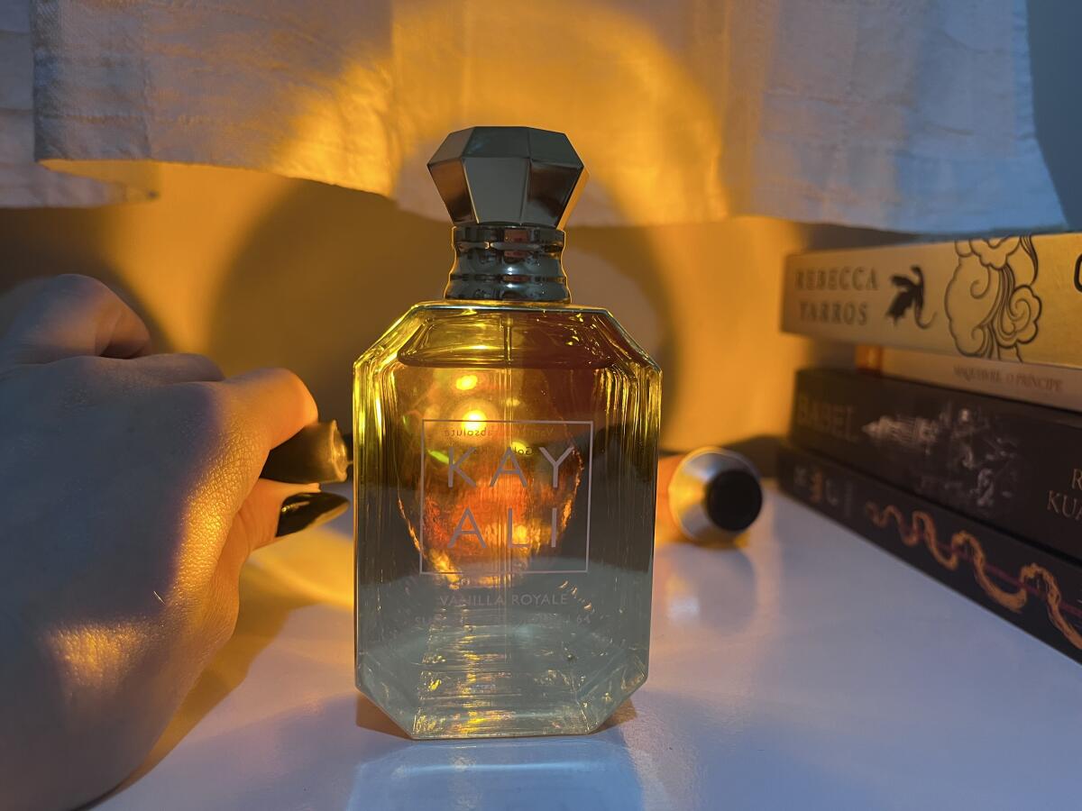 عطر ادکلن وانیلا رویال شوگرد پاچولی ۶۴ ادو پارفوم اینتنس کیالی فراگرنسس - Vanilla Royale Sugared Patchouli | 64 Eau De Parfum Intense Kayali Fragrances - بررسی، قیمت و خرید