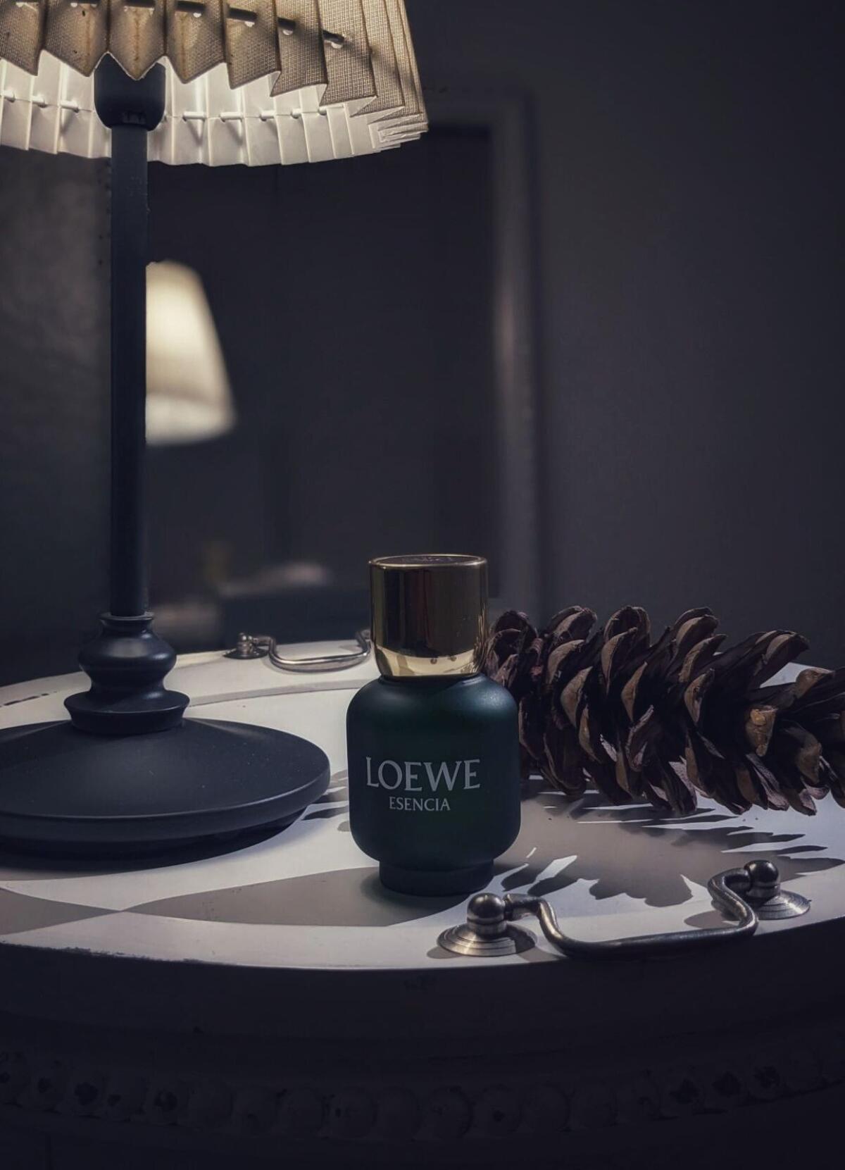 عطر ادکلن اسنسیا پور هوم لووه - Esencia pour Homme Loewe - بررسی، قیمت و خرید