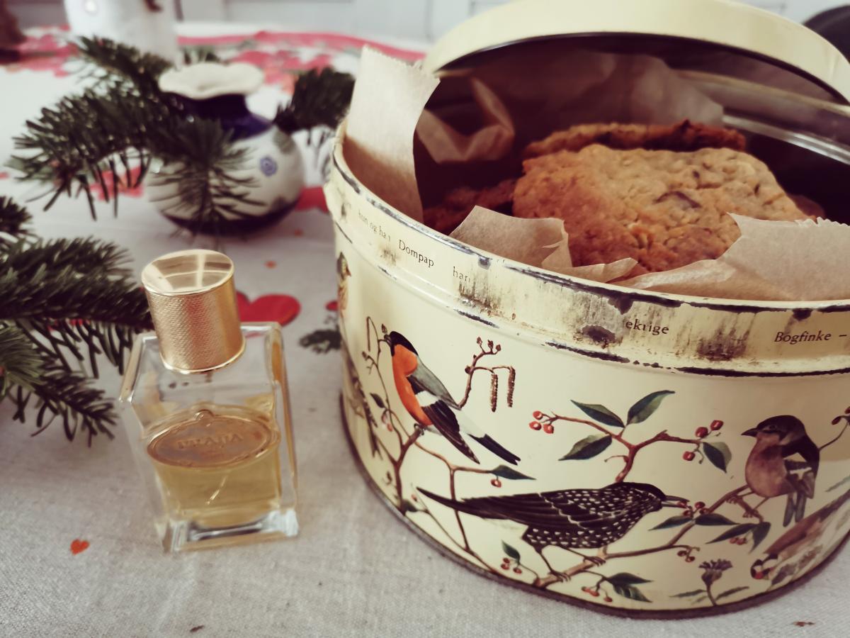 عطر ادکلن اینفیوژن دی آیریس او دو پارفوم ابسولو پِرادا - Infusion d'Iris Eau de Parfum Absolue Prada - بررسی، قیمت و خرید