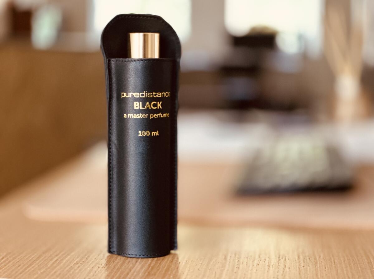 عطر ادکلن بلک نامبر فایو پیوردیستنس - Black No. 05 Puredistance - بررسی، قیمت و خرید