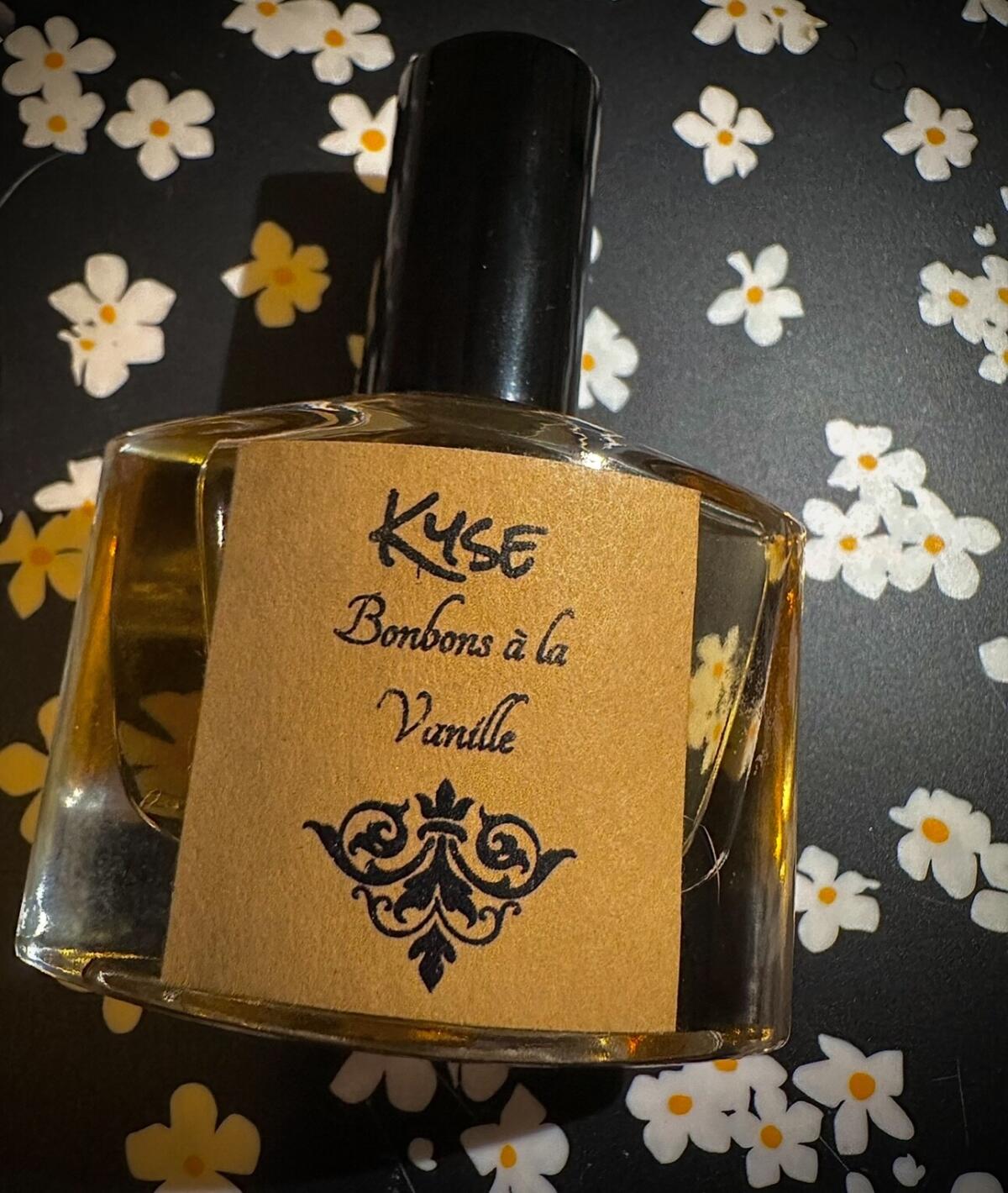 عطر ادکلن بون بون اَ لا وانیل کیس پرفیومز - Bonbons à La Vanille Kyse Perfumes - بررسی، قیمت و خرید