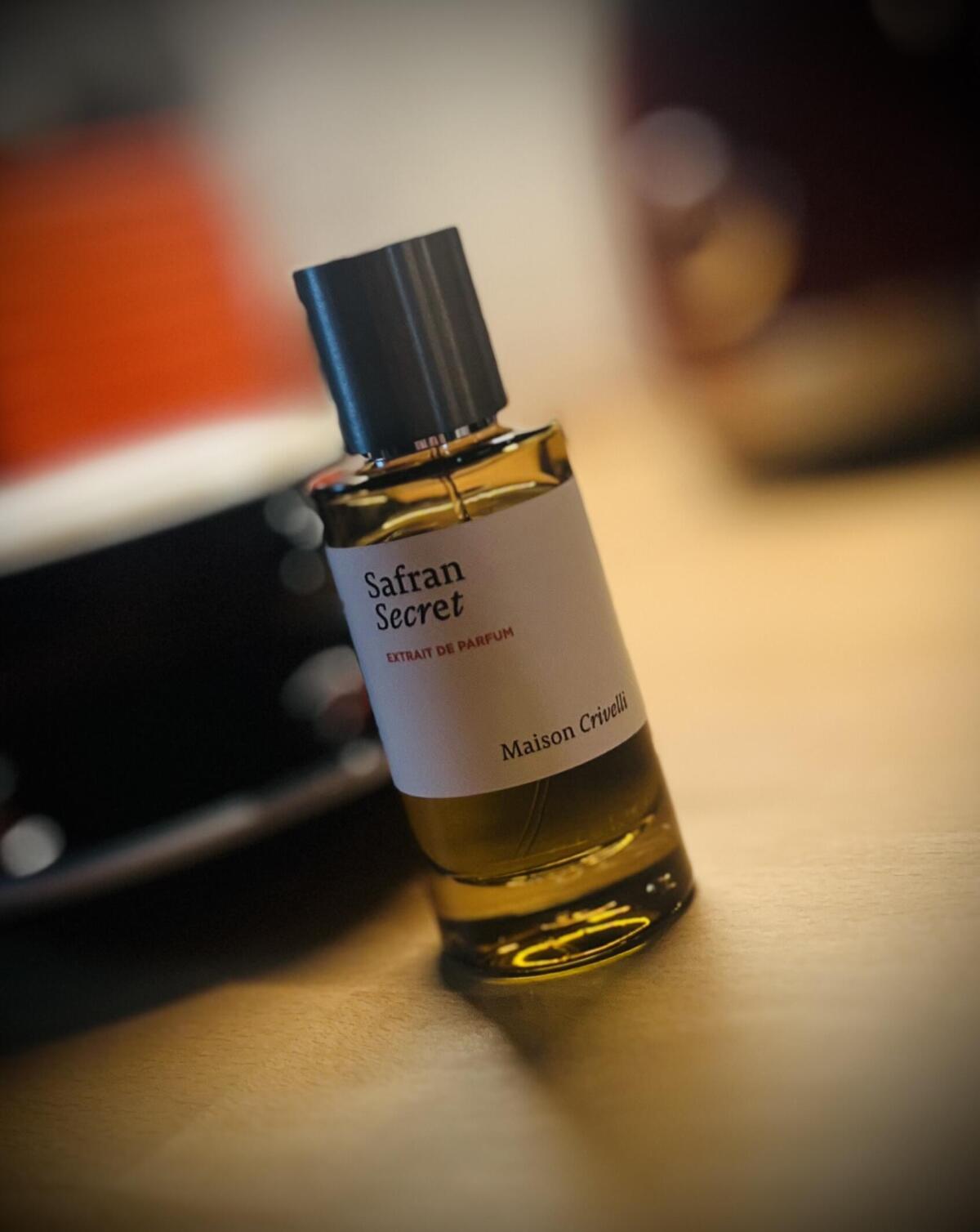 عطر ادکلن سفران سکرت مایسون کریولی - Safran Secret Maison Crivelli - بررسی، قیمت و خرید