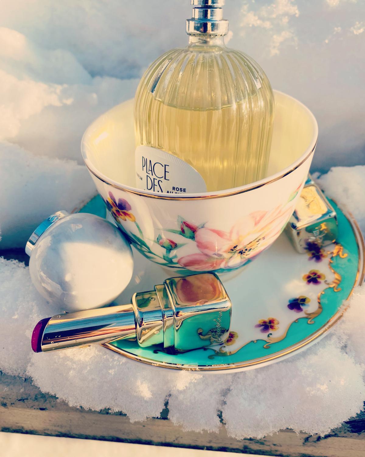 عطر ادکلن رز او سوکر پلاس دِ لیس - Rose au Sucre Place des Lices - بررسی، قیمت و خرید