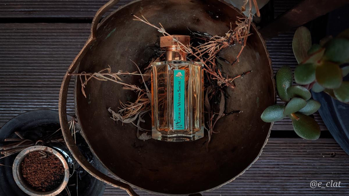 عطر ادکلن کر د وِتیوِر ساکره لارتیزان پرفیومر - Coeur de Vetiver Sacre L'Artisan Parfumeur - بررسی، قیمت و خرید