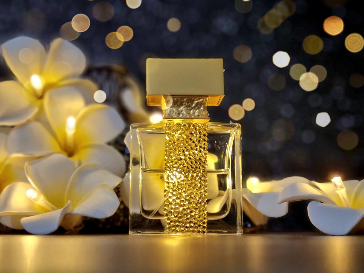 عطر ادکلن رویال موسکا نکتار میکالف - Royal Muska Nectar M. Micallef - بررسی، قیمت و خرید