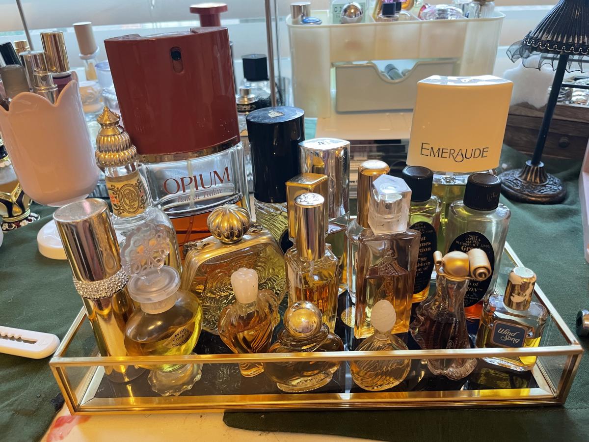 عطر ادکلن اسپکتکولر جوآن کالینز - Spectacular Joan Collins - بررسی، قیمت و خرید